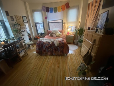 Mission Hill 3 Beds 1 Bath Boston - $4,100