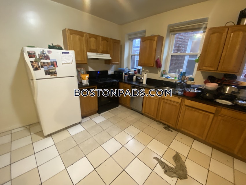 BOSTON - MISSION HILL - 3 Beds, 1 Bath - Image 7