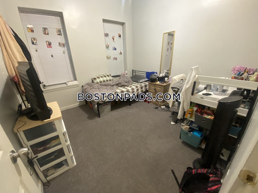 BOSTON - MISSION HILL - 3 Beds, 1 Bath - Image 4