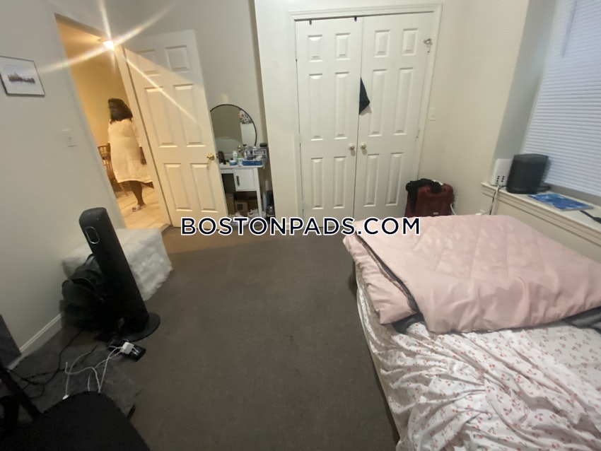 BOSTON - MISSION HILL - 3 Beds, 1 Bath - Image 10