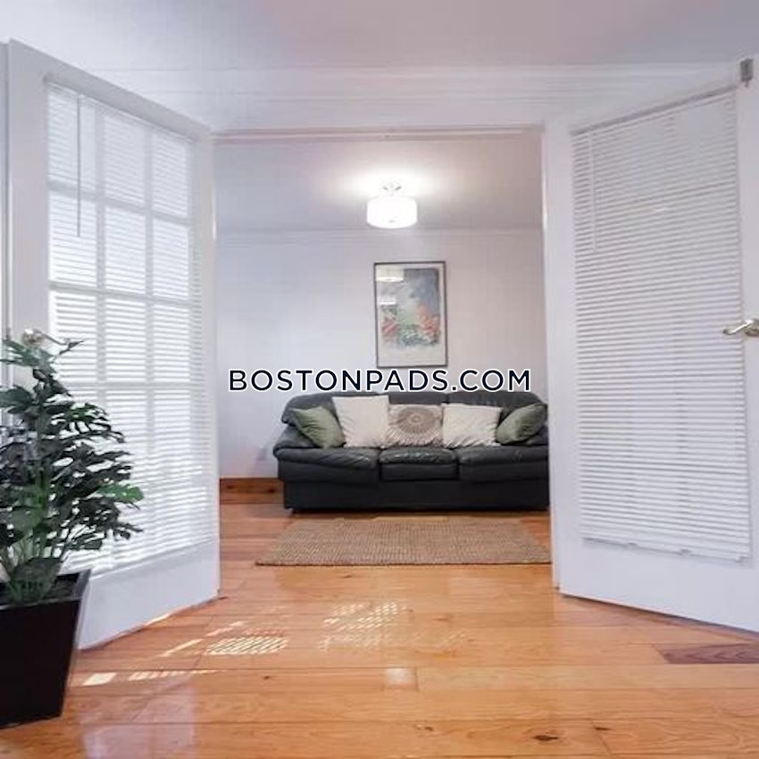 BOSTON - FORT HILL - 4 Beds, 3 Baths - Image 28