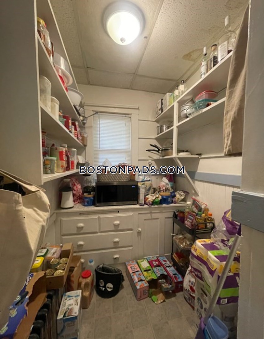 SOMERVILLE - EAST SOMERVILLE - 3 Beds, 1 Bath - Image 7