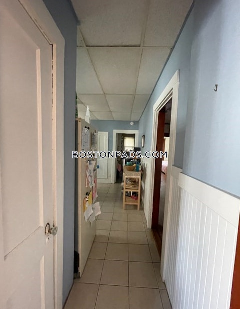 Pinckney St. Somerville photo 19