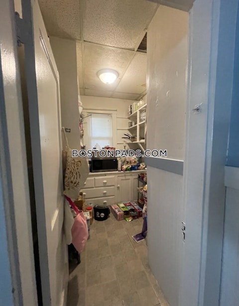 Pinckney St. Somerville photo 13