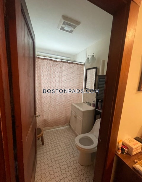 Pinckney St. Somerville photo 26