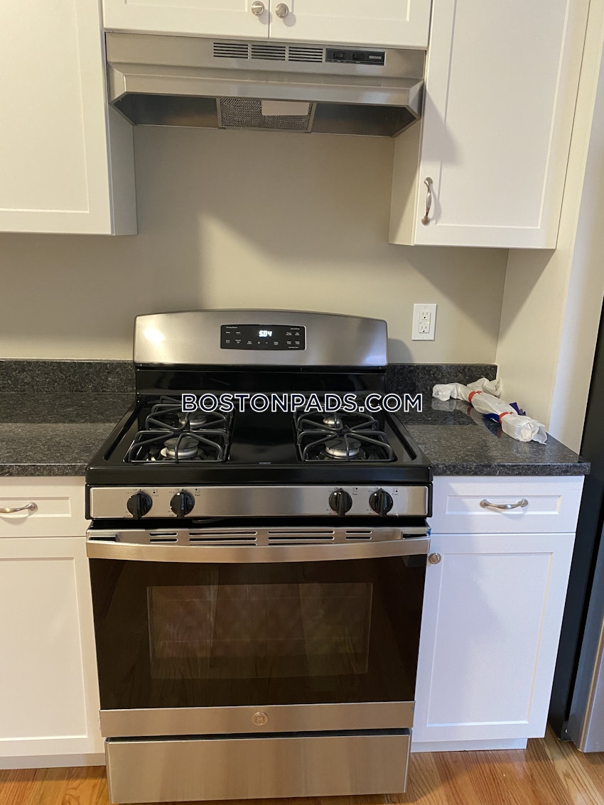 BOSTON - DORCHESTER - FOUR CORNERS - 4 Beds, 1 Bath - Image 2