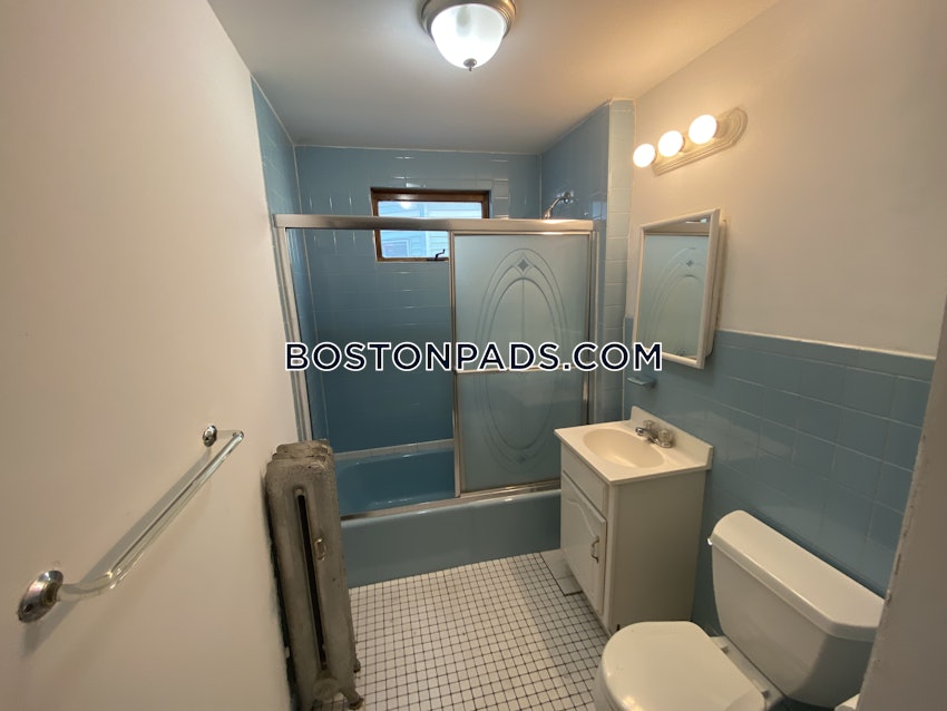 MEDFORD - MEDFORD SQUARE - 4 Beds, 1 Bath - Image 4