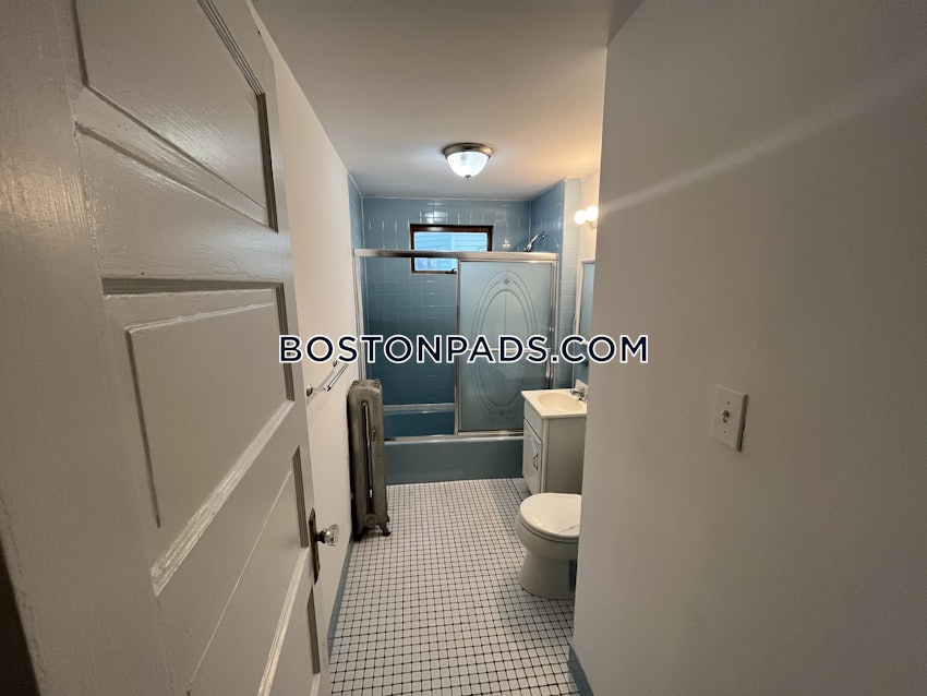 MEDFORD - MEDFORD SQUARE - 4 Beds, 1 Bath - Image 32