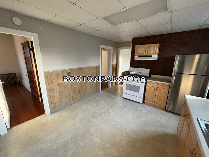 MEDFORD - MEDFORD SQUARE - 4 Beds, 1 Bath - Image 30