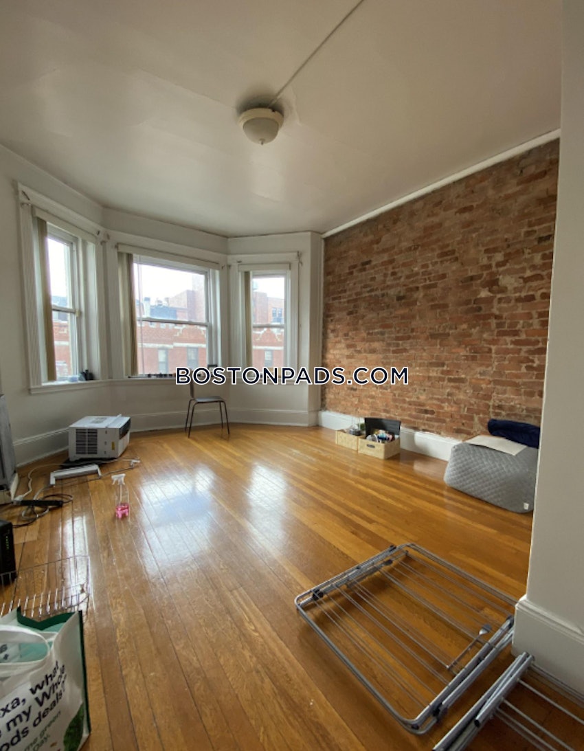 BOSTON - NORTHEASTERN/SYMPHONY - 2 Beds, 1 Bath - Image 2