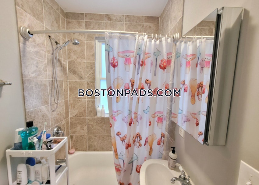 BOSTON - MISSION HILL - 5 Beds, 2 Baths - Image 15