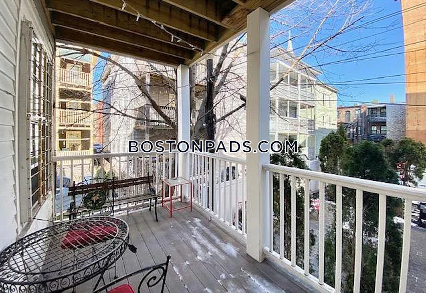 BOSTON - MISSION HILL - 3 Beds, 1 Bath - Image 1