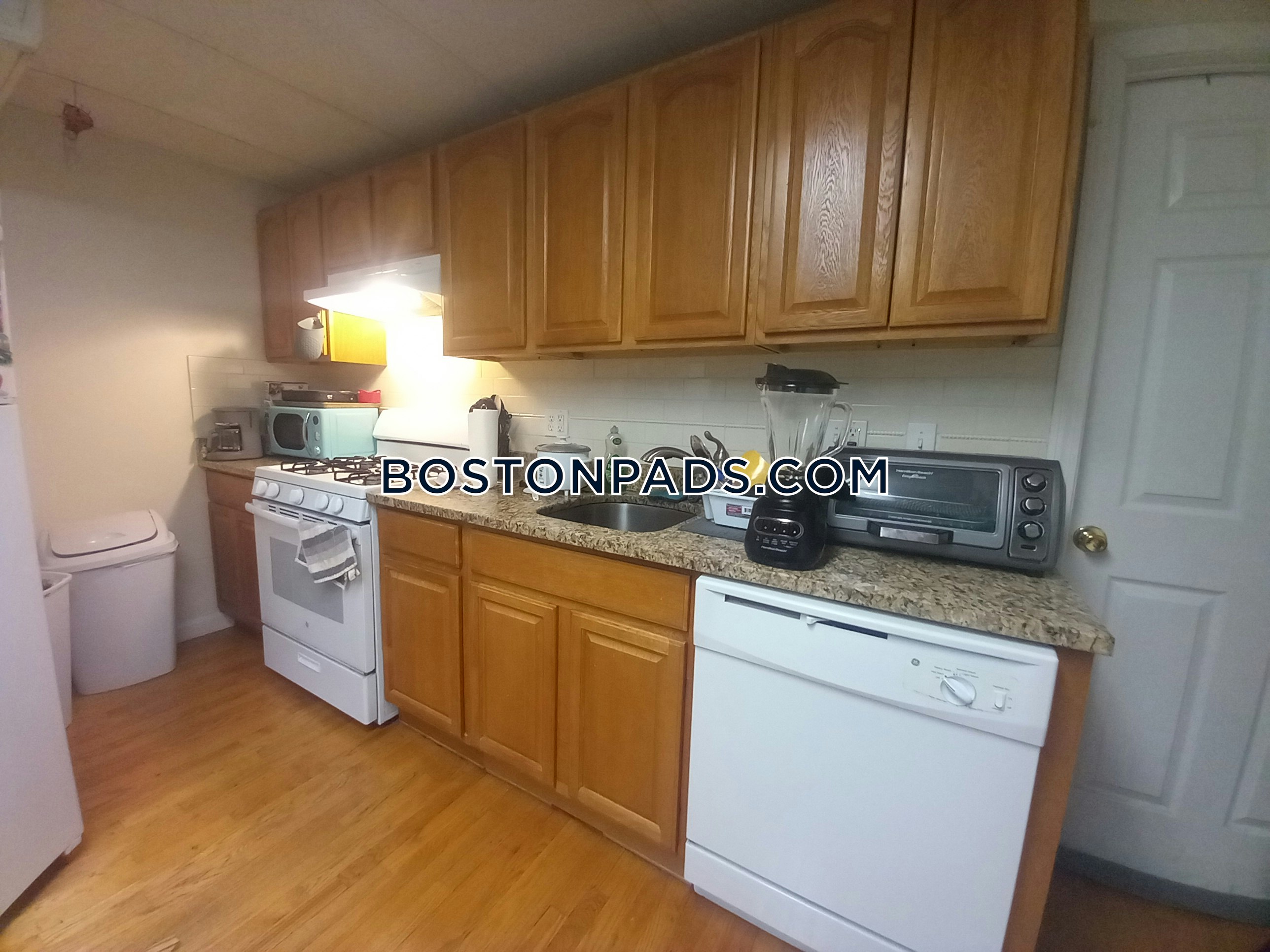 Fenway/Kenmore, Boston, MA - 4 Beds, 2.5 Baths - $4,500 - ID#8009126