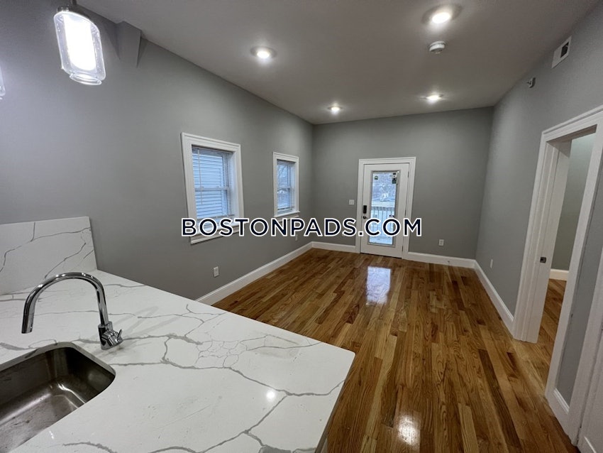 SOMERVILLE- DALI/ INMAN SQUARES - 4 Beds, 2 Baths - Image 18