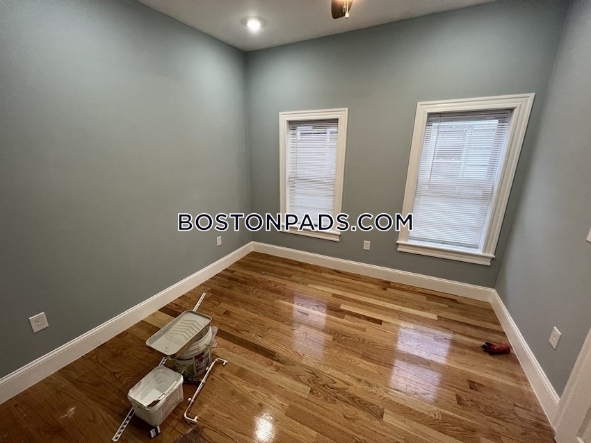 SOMERVILLE- DALI/ INMAN SQUARES - 4 Beds, 2 Baths - Image 12