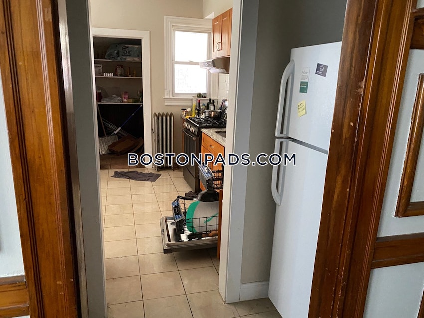 BOSTON - ALLSTON - 3 Beds, 1 Bath - Image 13