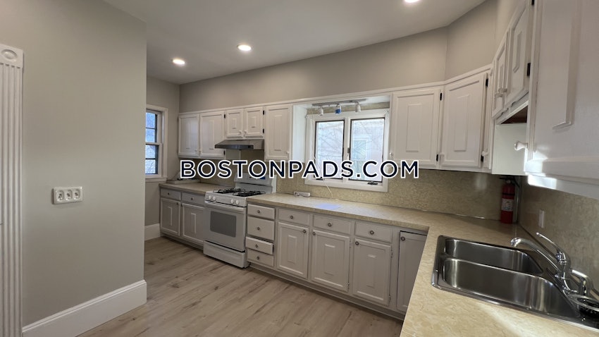 SOMERVILLE - TUFTS - 4 Beds, 1 Bath - Image 1