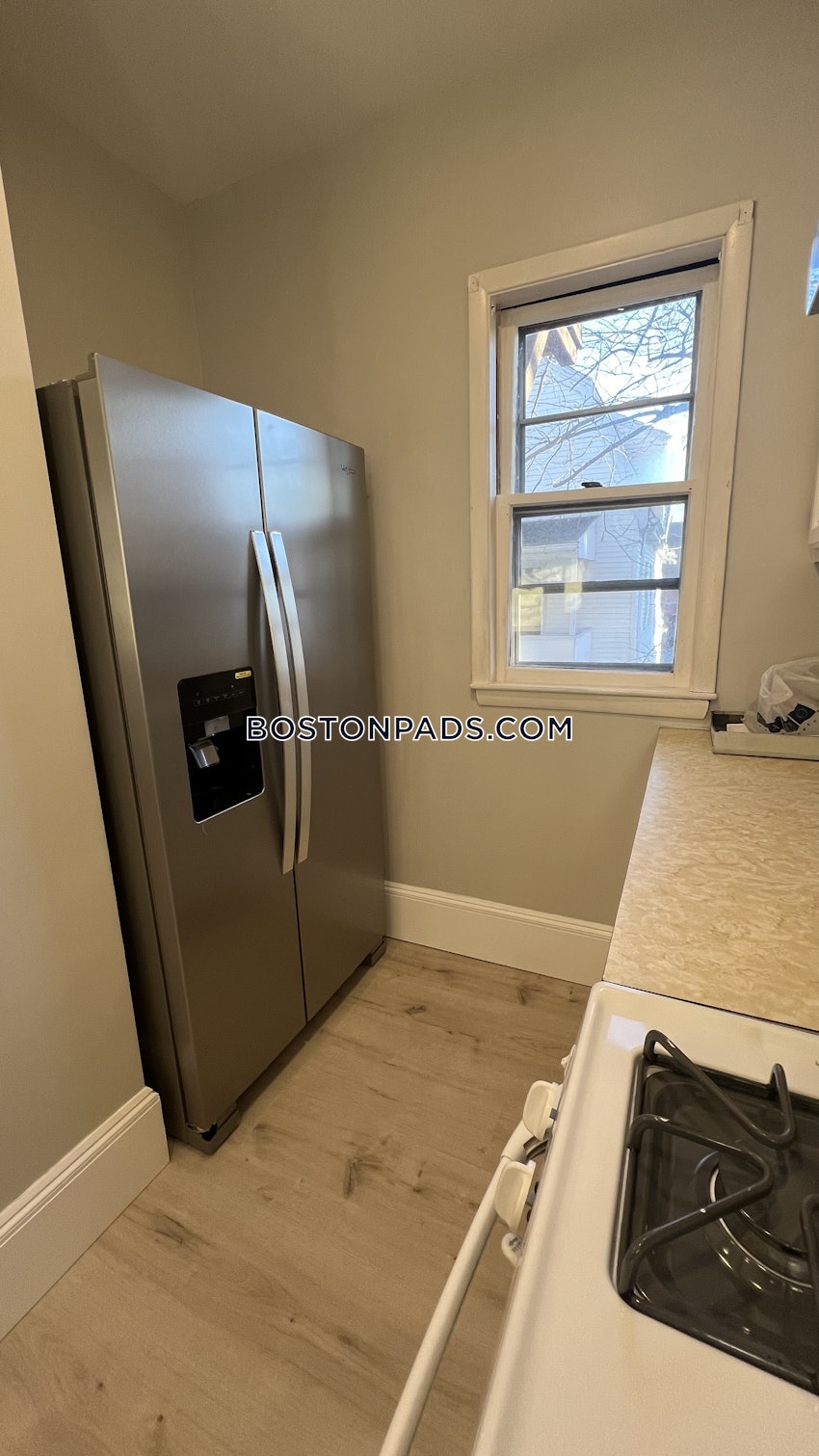 SOMERVILLE - TUFTS - 4 Beds, 1 Bath - Image 10