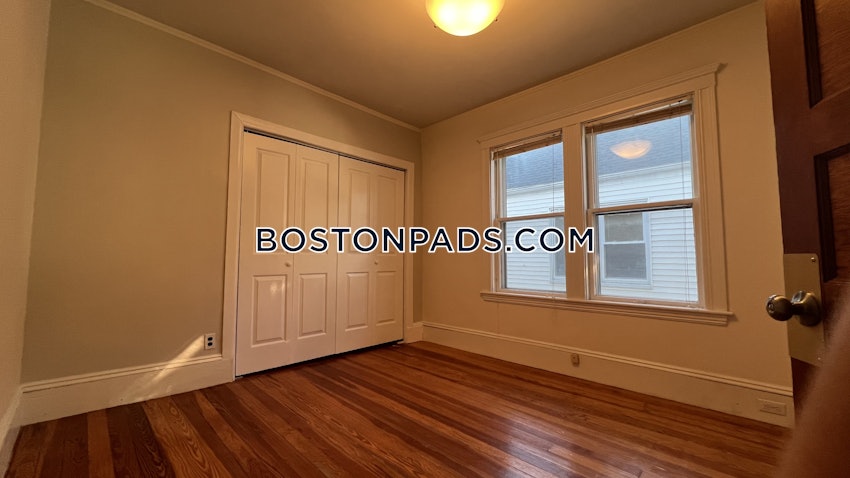 SOMERVILLE - TUFTS - 4 Beds, 1 Bath - Image 12