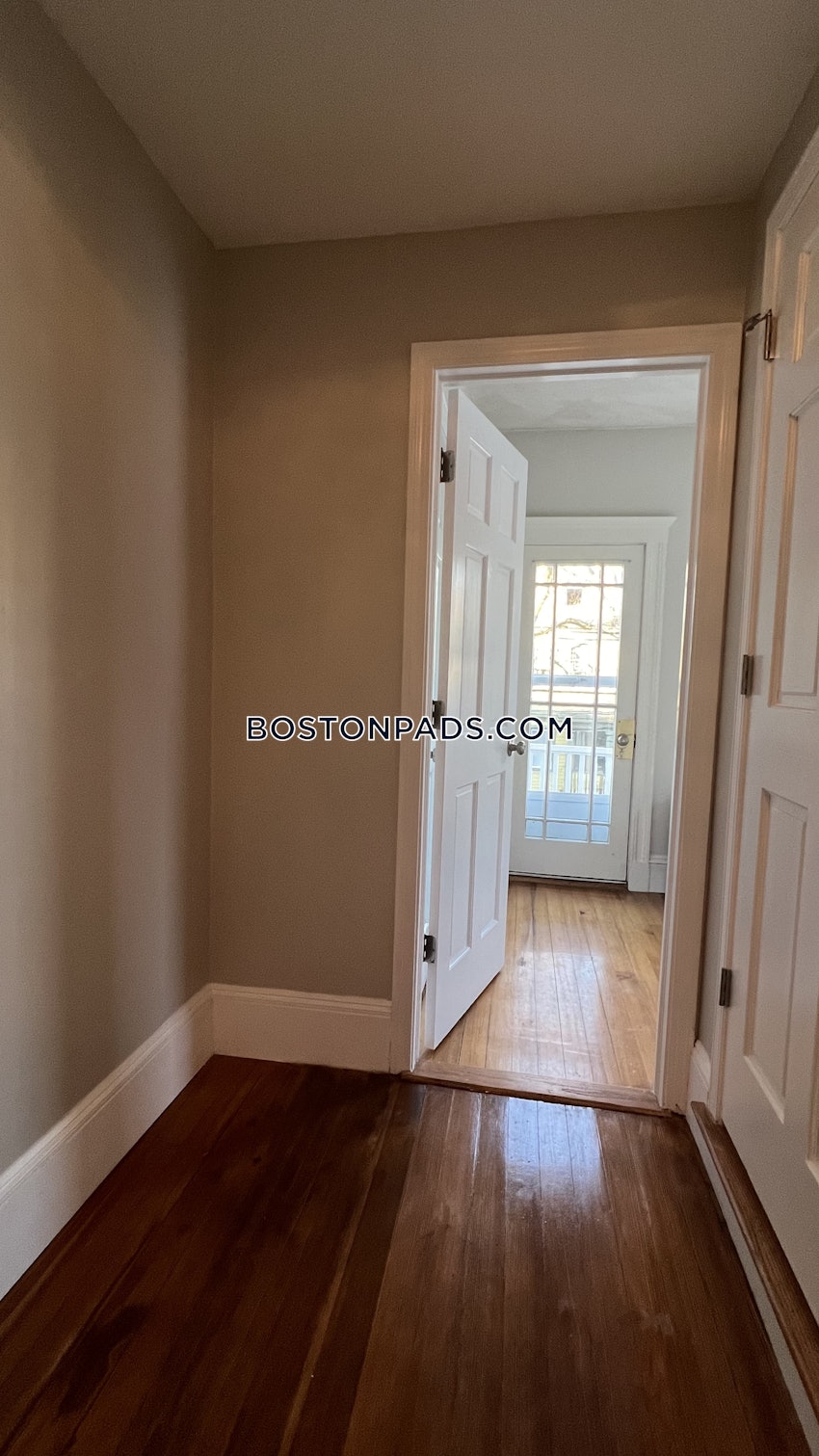 SOMERVILLE - TUFTS - 4 Beds, 1 Bath - Image 9