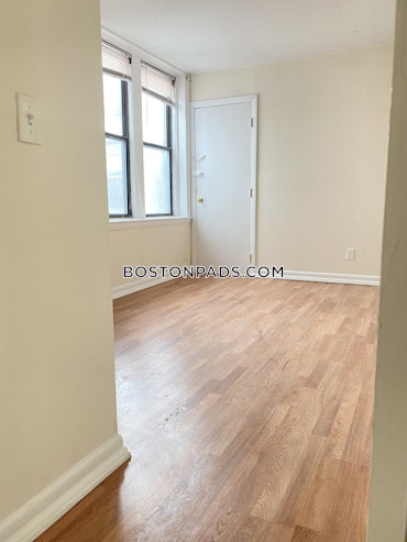 Boston - 3 Beds, 1.5 Baths