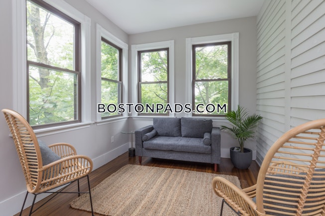 Boston - $6,600+ /mo