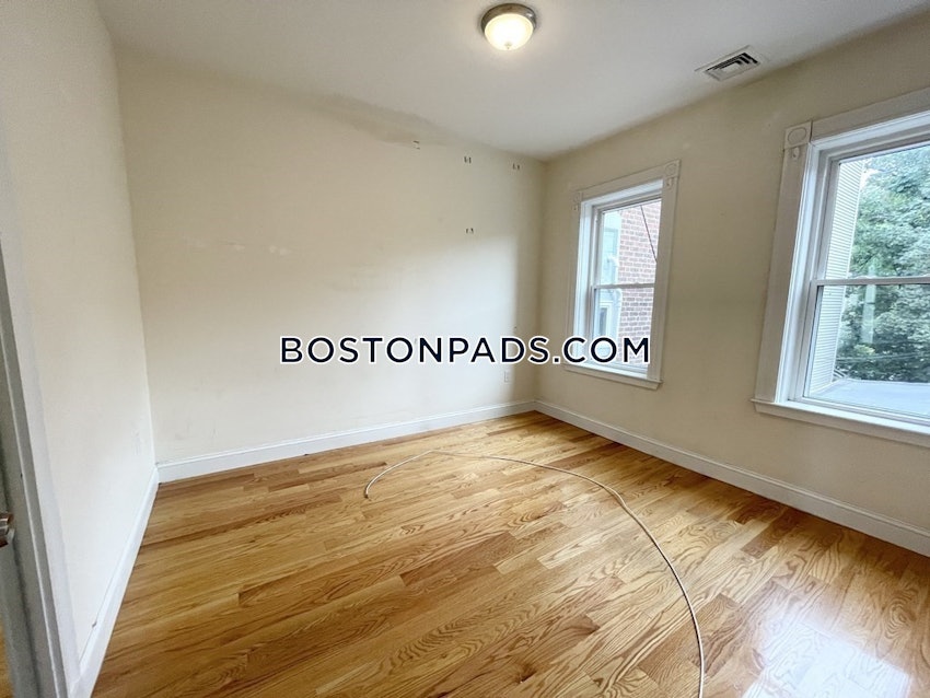 BOSTON - SOUTH BOSTON - WEST SIDE - 5 Beds, 2.5 Baths - Image 12