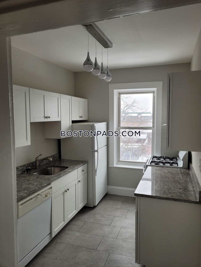 BOSTON - ALLSTON - 3 Beds, 1 Bath - Image 4