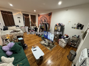 Boston - 0 Beds, 1 Baths