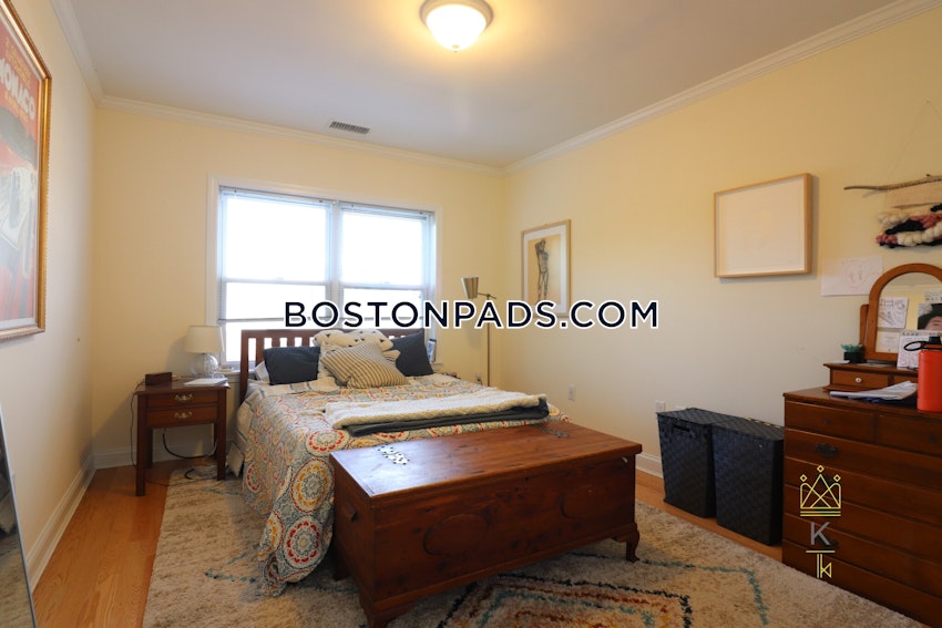 BROOKLINE - CHESTNUT HILL - 2 Beds, 1.5 Baths - Image 9