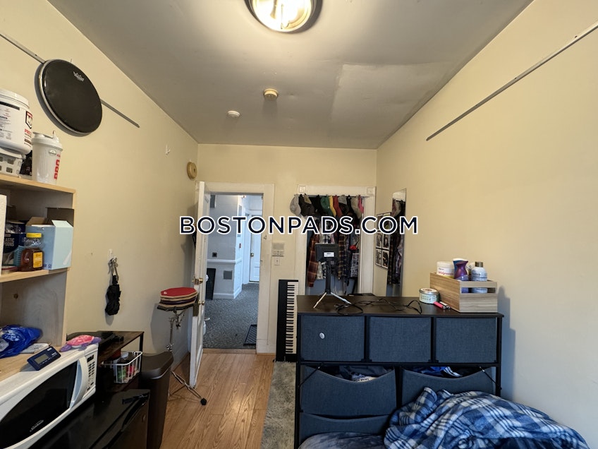 Boston - $1,600+ /month