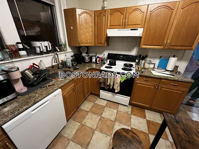 Brookline - $4,700+ /mo