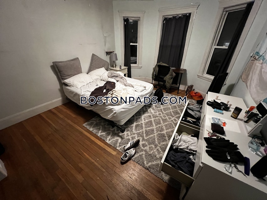 BOSTON - ALLSTON - 3 Beds, 1 Bath - Image 3