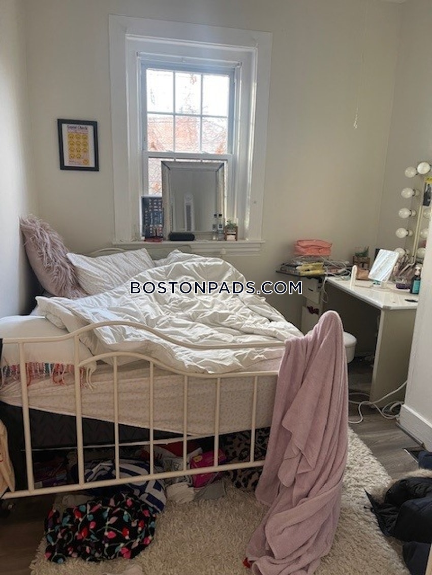 BROOKLINE- BOSTON UNIVERSITY - 3 Beds, 1 Bath - Image 13