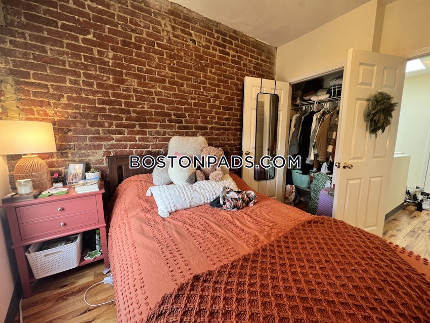 BOSTON - MISSION HILL - 3 Beds, 1 Bath - Image 13