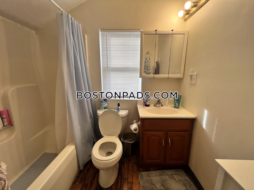 BOSTON - MISSION HILL - 3 Beds, 1 Bath - Image 40