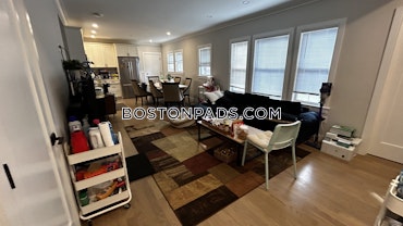 Boston - 4 Beds, 2 Baths