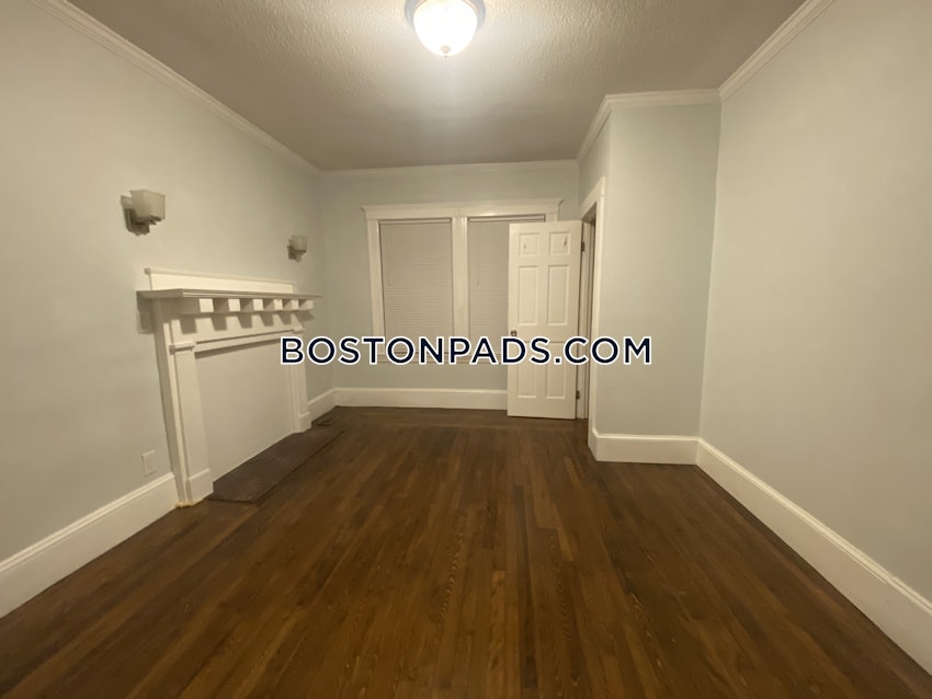 NEWTON - NEWTON CORNER - 4 Beds, 1 Bath - Image 34