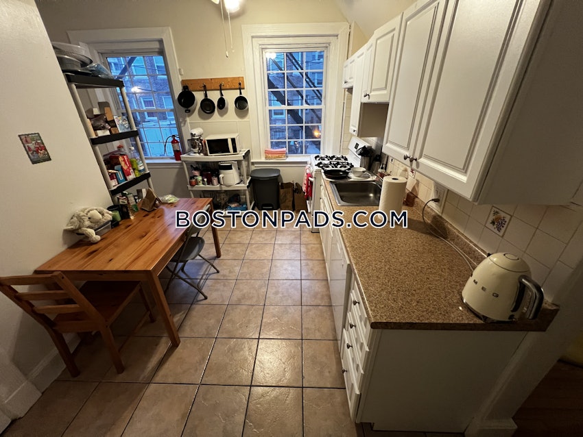 BROOKLINE- BOSTON UNIVERSITY - 3 Beds, 1 Bath - Image 2