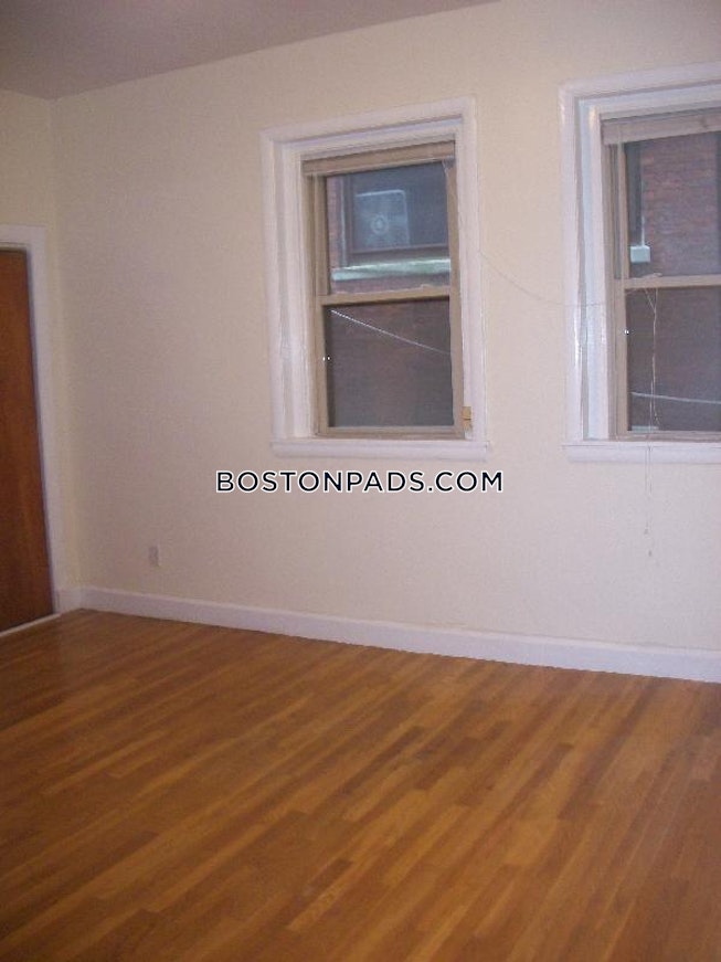 Boston - $3,200+ /mo