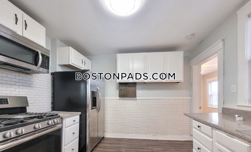 BOSTON - FORT HILL - 5 Beds, 2.5 Baths - Image 5