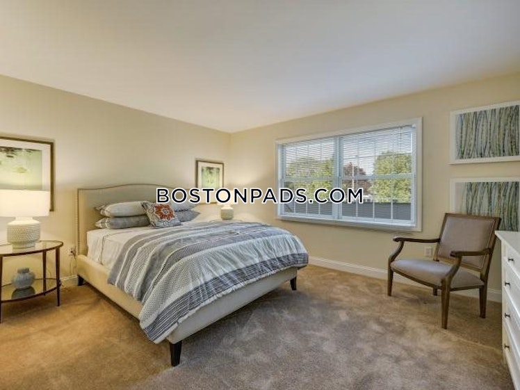 Windsor Ridge Dr., Westborough