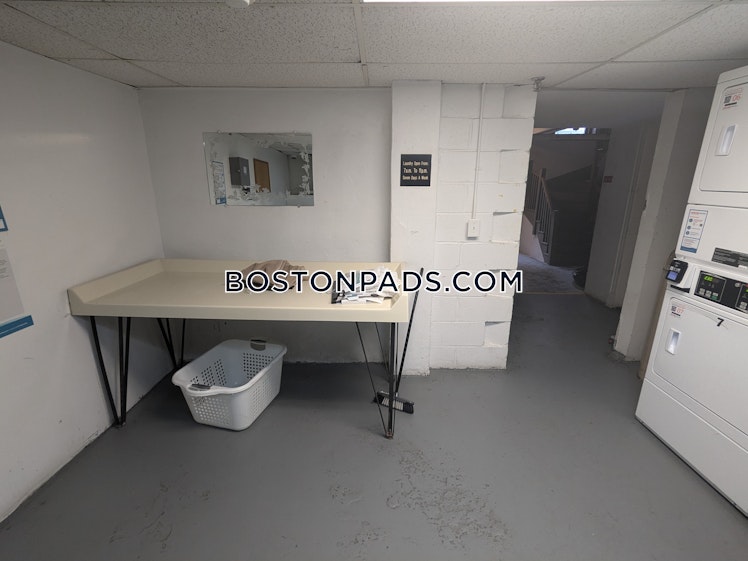 Sutherland Rd., Boston