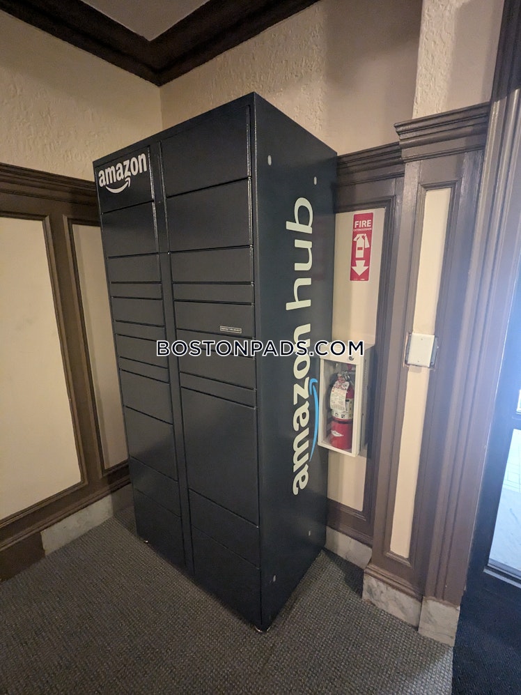 Sutherland Rd., Boston