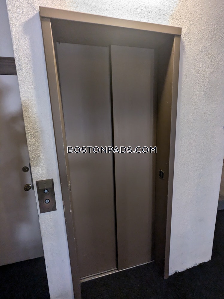 Sutherland Rd., Boston