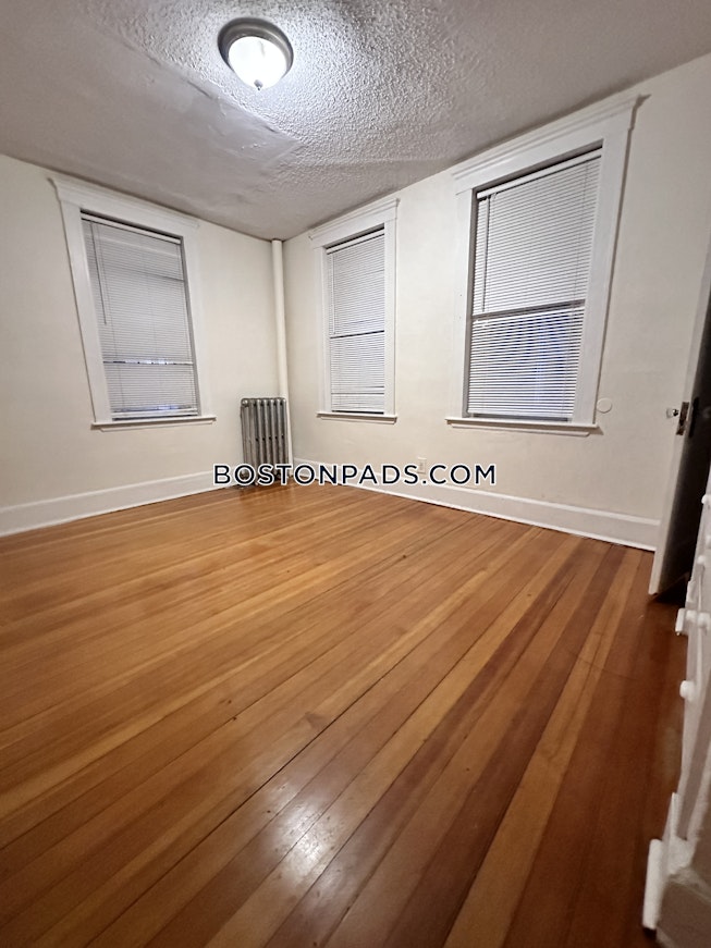 Boston - $2,900+ /mo