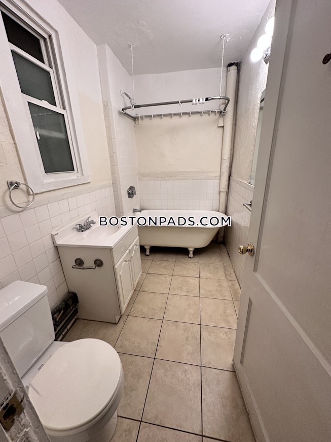Boston - $2,900+ /mo
