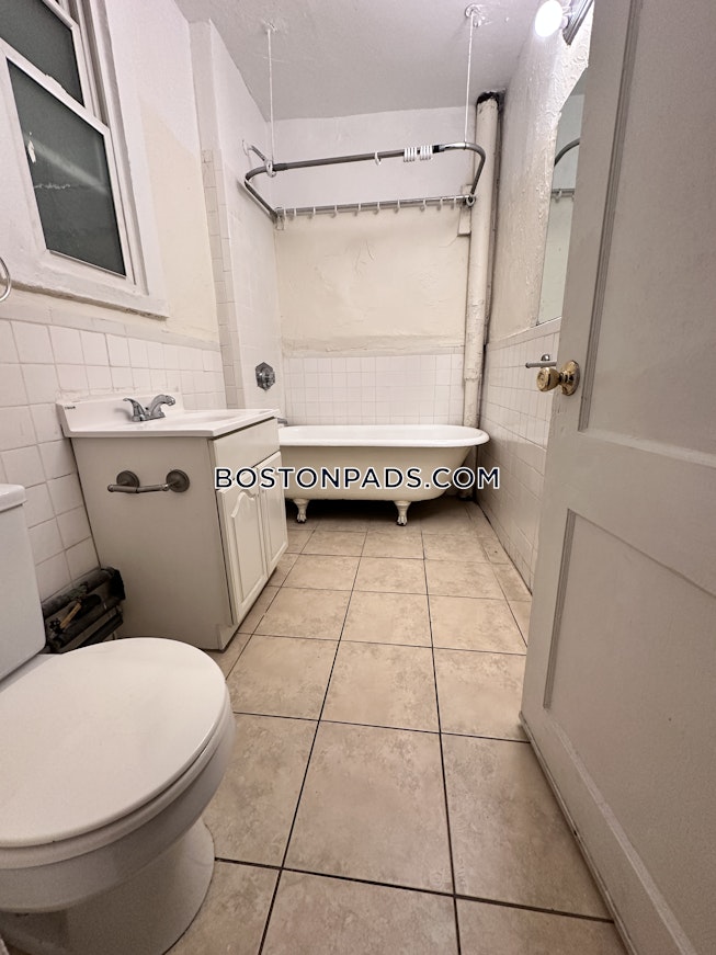 Boston - $2,900+ /mo