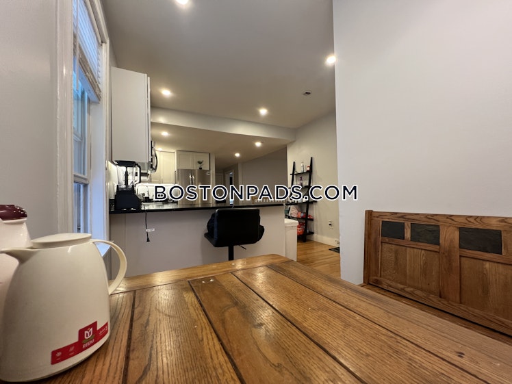 Farrington Ave., Boston