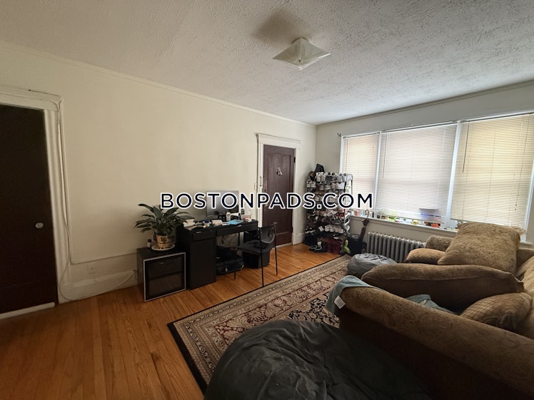 Pleasant St., Malden